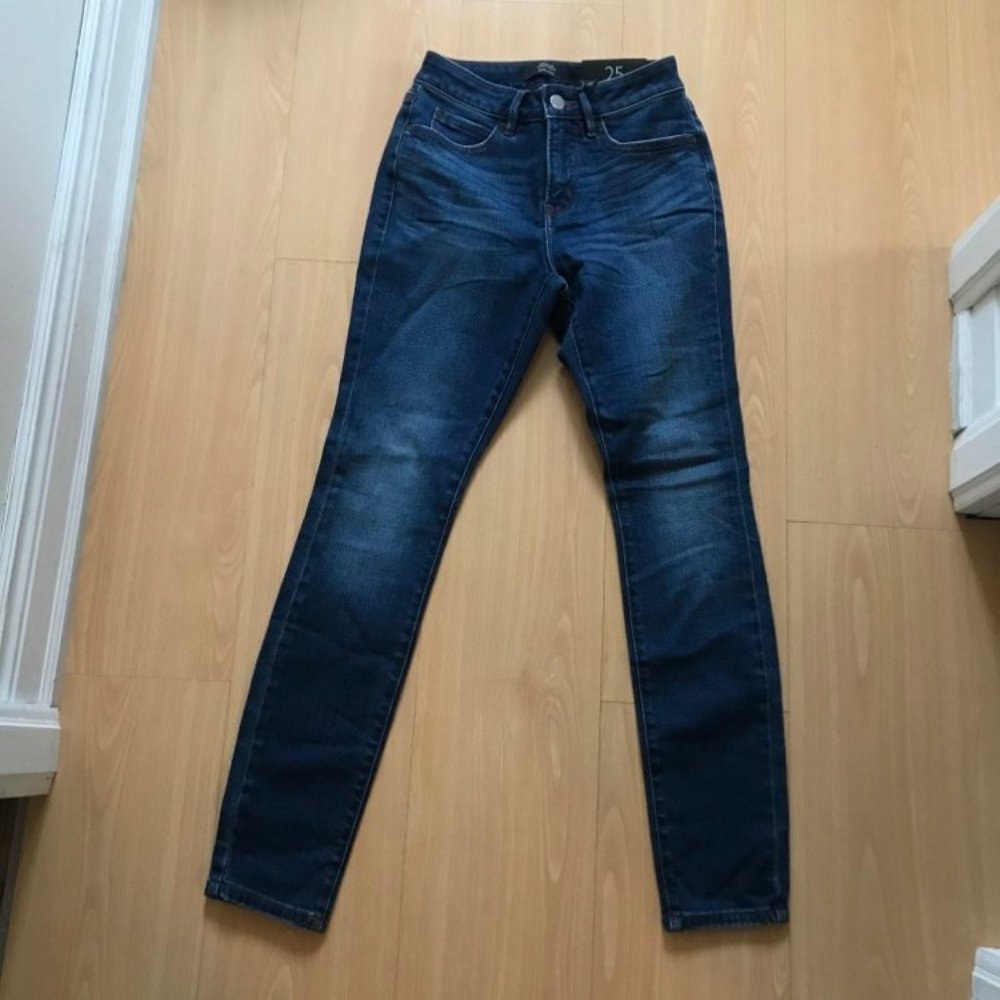 BRAND NEW RW&CO. Curvy Fit Mid-Rise Blue Skinny Jeans